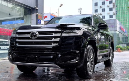 Toyota Land Cruiser HEV giá 4,71 tỷ đồng vẫn hút khách Việt, doanh số gấp hơn 7 lần bản xăng